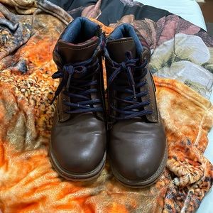 Boys boots